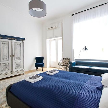 Luxury Apartment By Hi5 - Oktober 6 Street Budapest Esterno foto