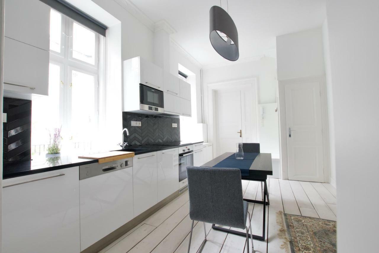 Luxury Apartment By Hi5 - Oktober 6 Street Budapest Esterno foto