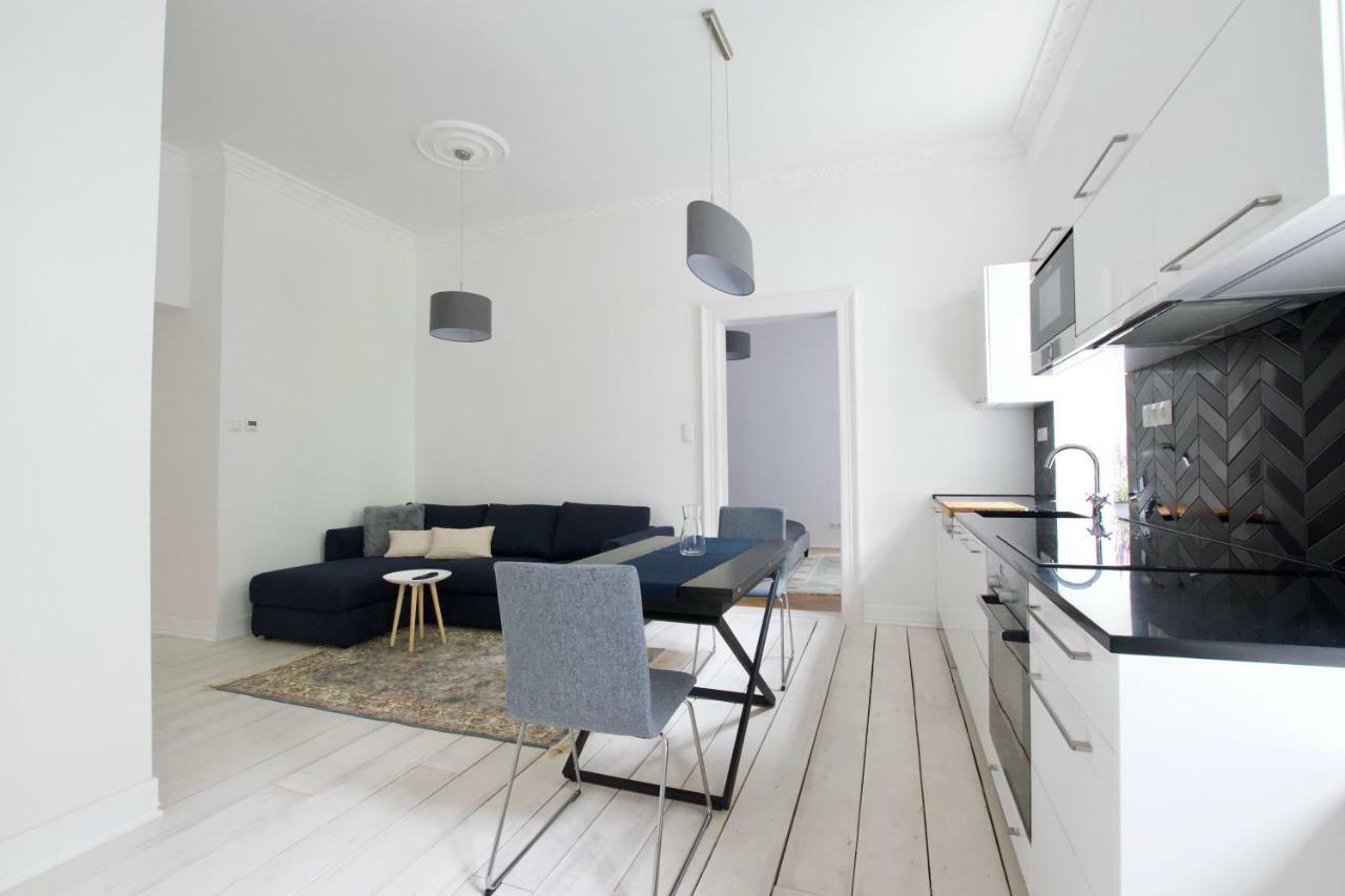Luxury Apartment By Hi5 - Oktober 6 Street Budapest Esterno foto