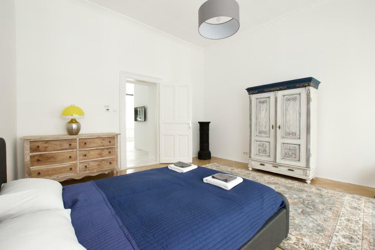 Luxury Apartment By Hi5 - Oktober 6 Street Budapest Esterno foto
